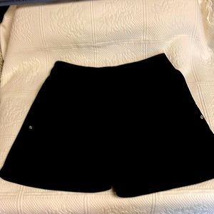 Lauren Ralph Lauren Cinno black streamlined shorts. Size 12.  100% cotton.